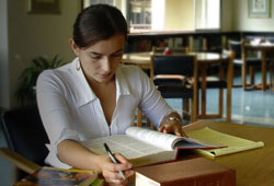 Centro de Documentación Alberto Machado Sierra - Sala de Lectura